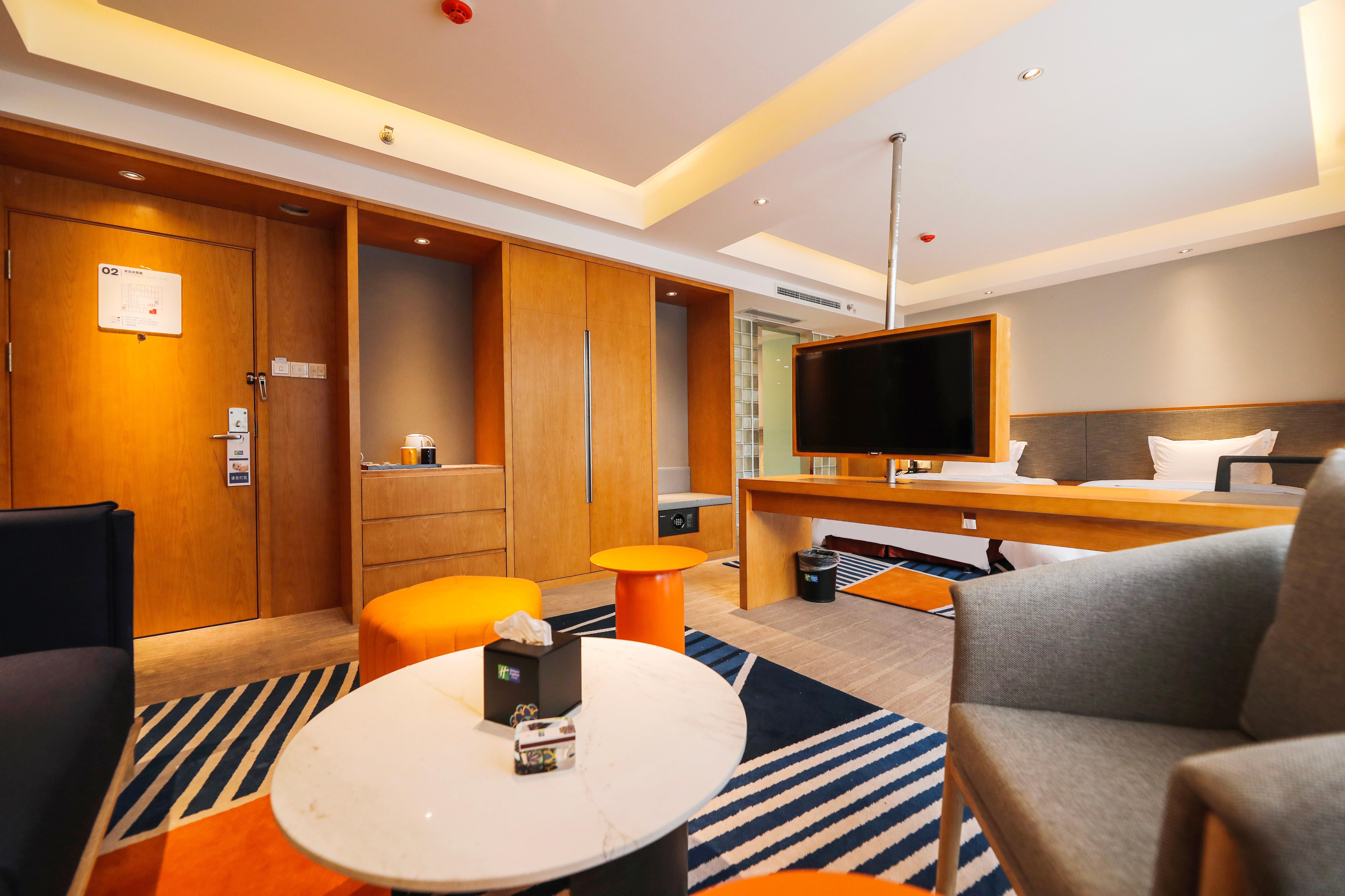 Holiday Inn Express Daocheng Yading Exterior foto