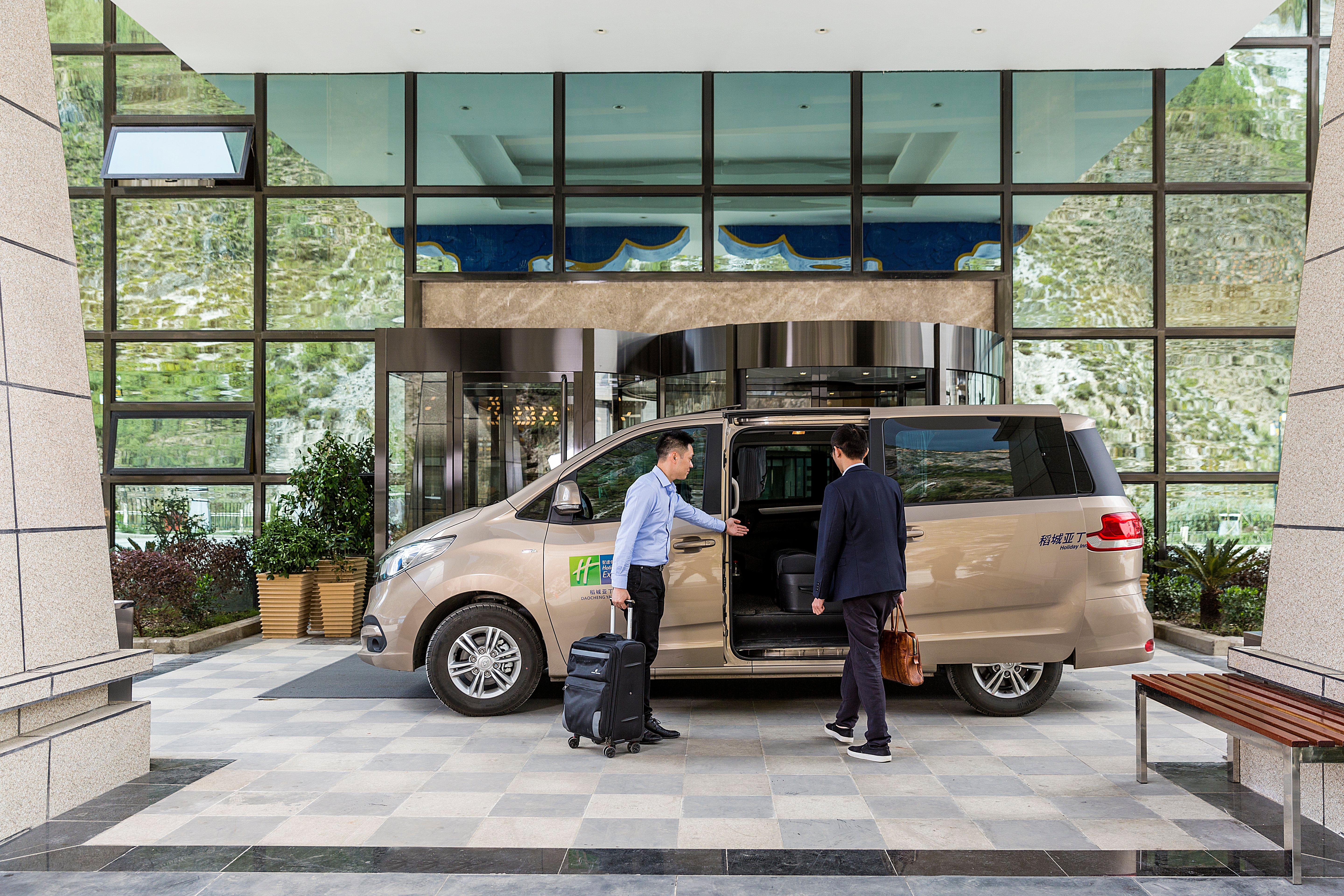 Holiday Inn Express Daocheng Yading Exterior foto