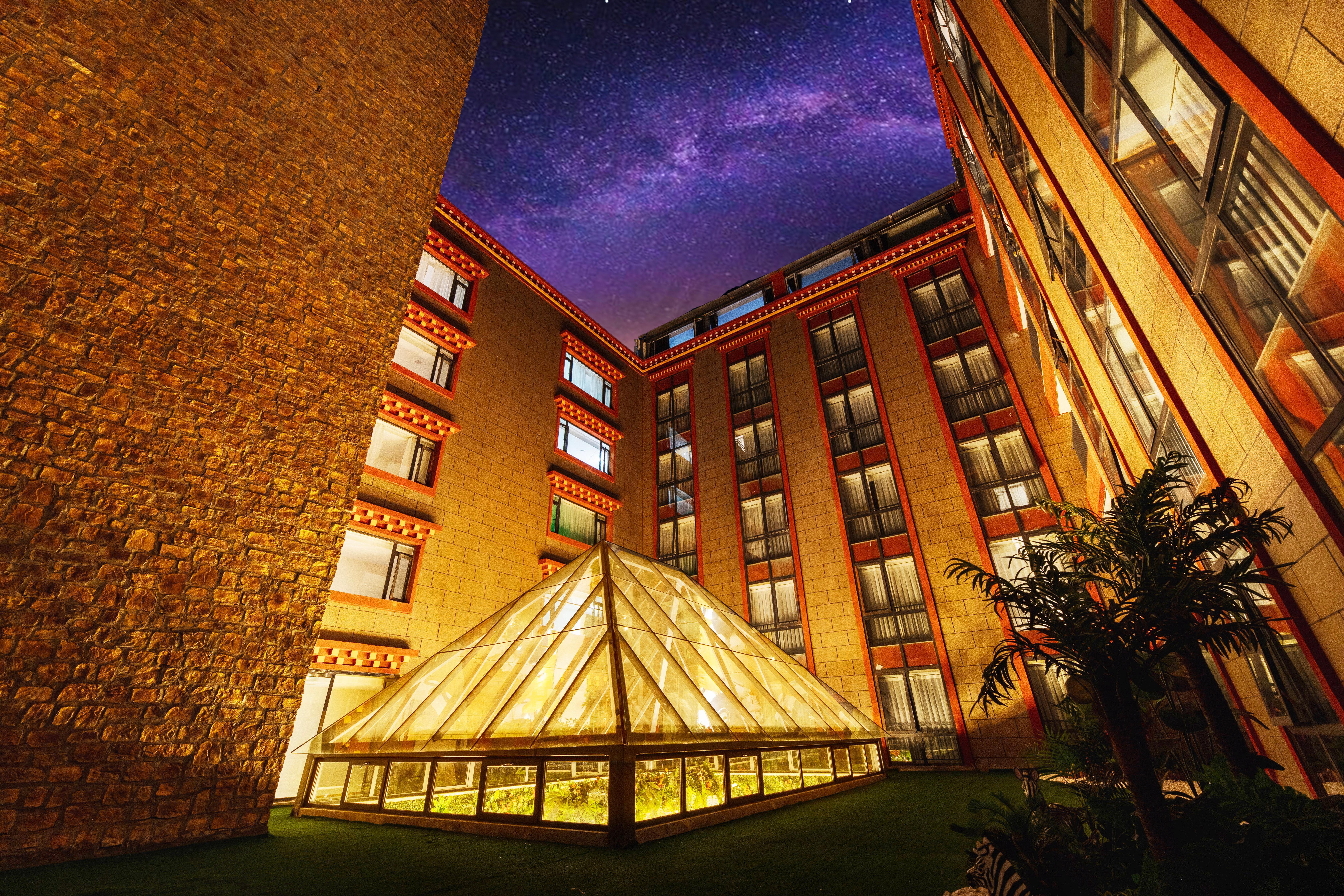 Holiday Inn Express Daocheng Yading Exterior foto